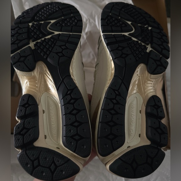 New Balance 1906r - Picture 3 of 4